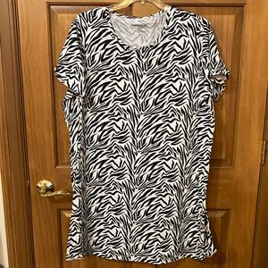 Dreams Co zebra print short sleeve dress 1X/2X